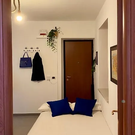 Casa Con Terrazzo In Centro Naples