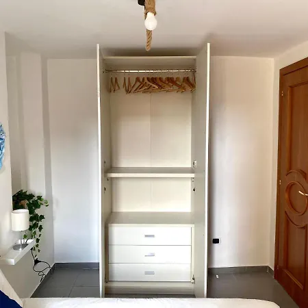Casa Con Terrazzo In Centro Apartment *