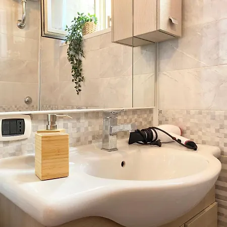 Casa Con Terrazzo In Centro Apartment *